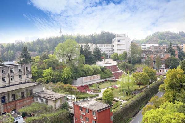 说明: //news.eplbc.com/__local/A/6E/2E/69FF2E6023FB193B2E0047C6CF6_2E54B736_25077.jpg